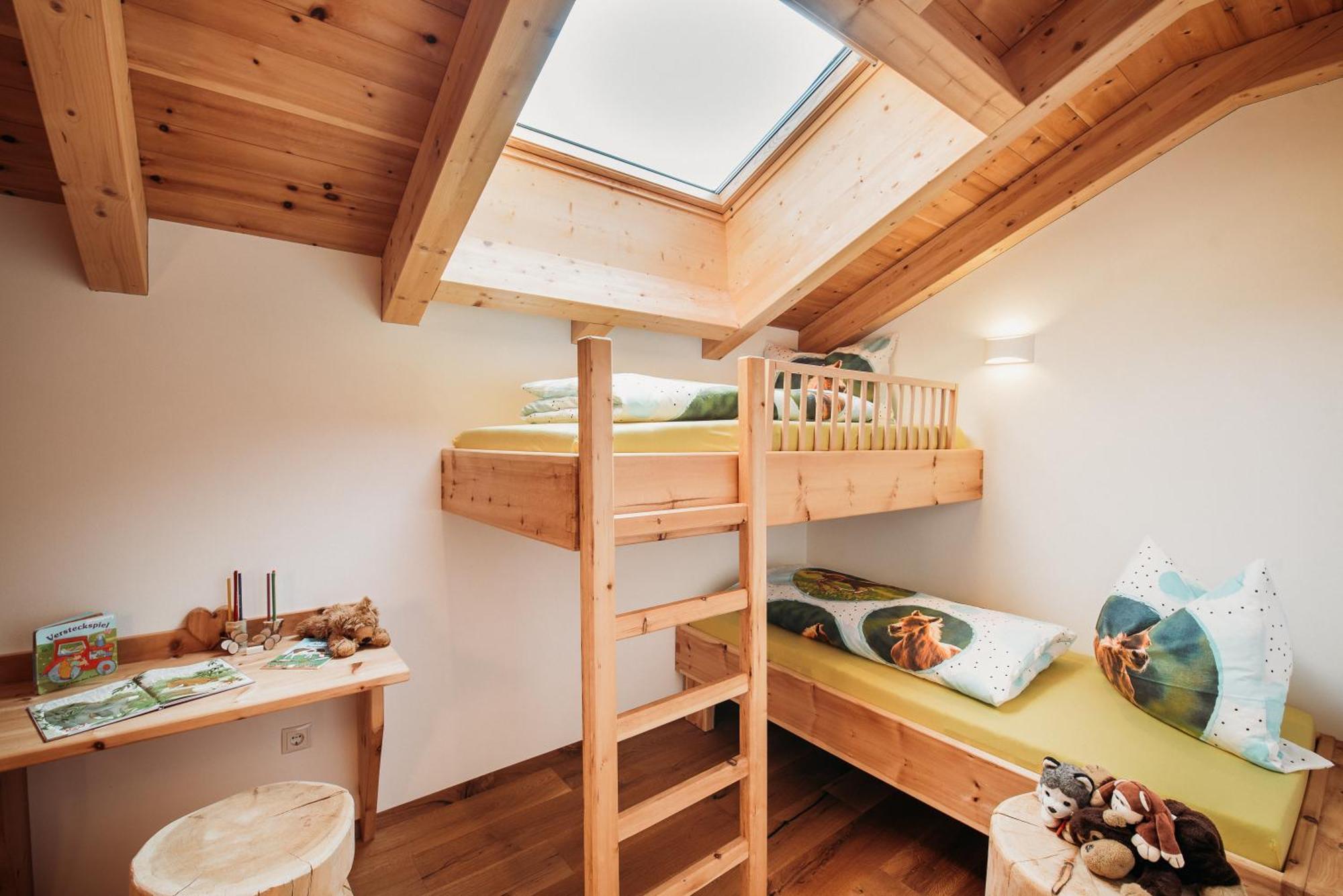 Grosskarnaiderhof Appartements-Bauernhof-Natur Pur Luson Exterior foto