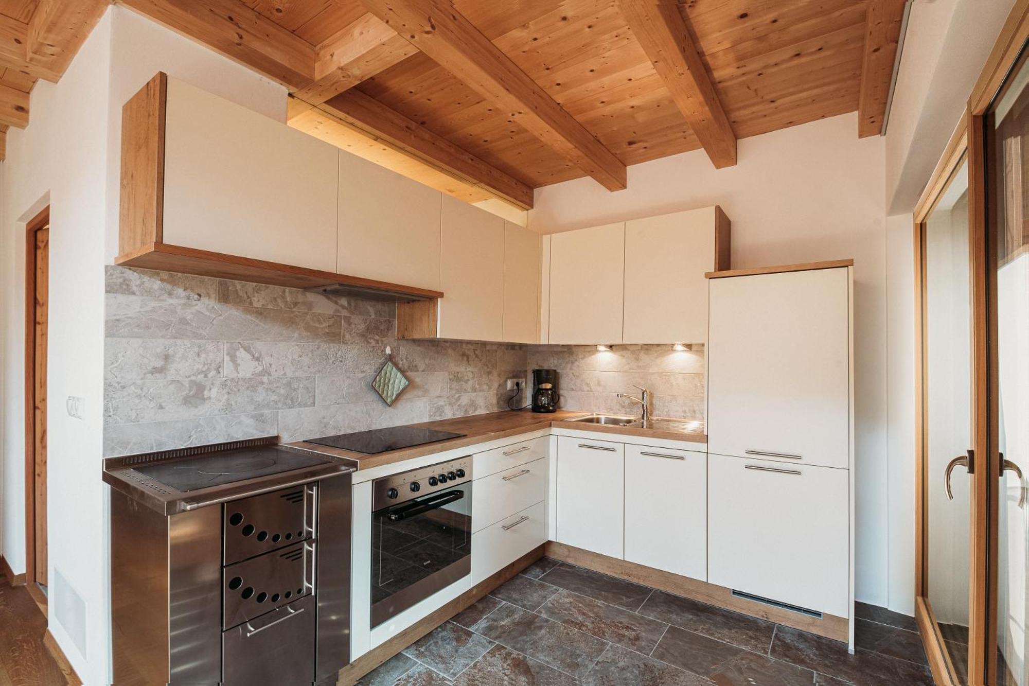 Grosskarnaiderhof Appartements-Bauernhof-Natur Pur Luson Exterior foto